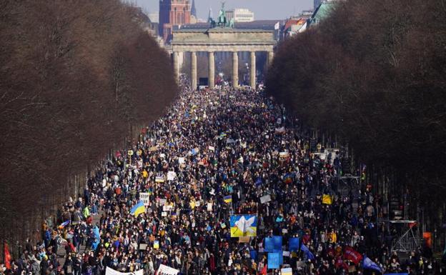 The mobilization in Berlin did not reach the dimensions of the one that took place on February 27, three days after the beginning of the invasion of Ukraine.