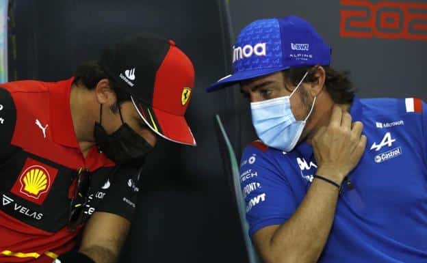 Carlos Sainz and Fernando Alonso, in Bahrain. 