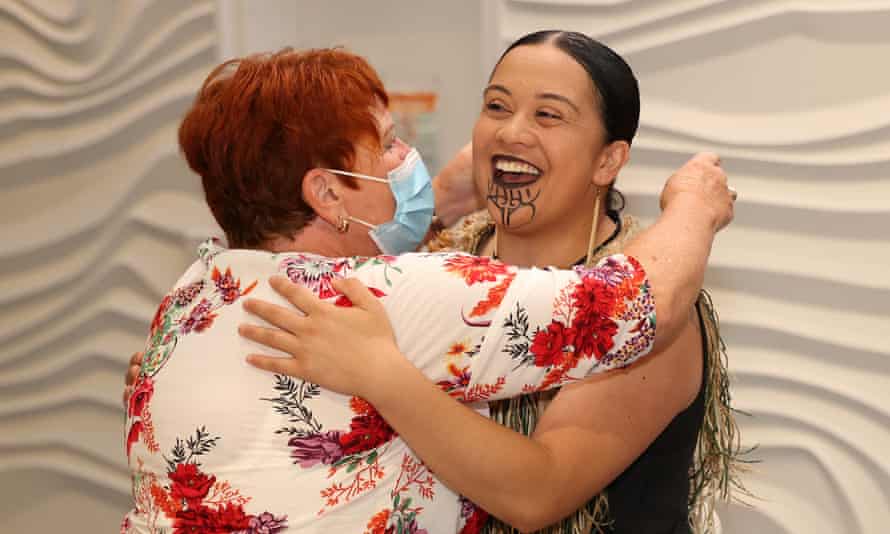 Bette-May Waine, left, thanks Maori cultural performers at Auckland international airport