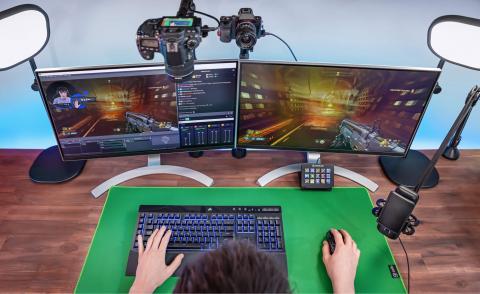 Why green mouse pads are so popular among gamers who upload videos to YouTube and Twitch