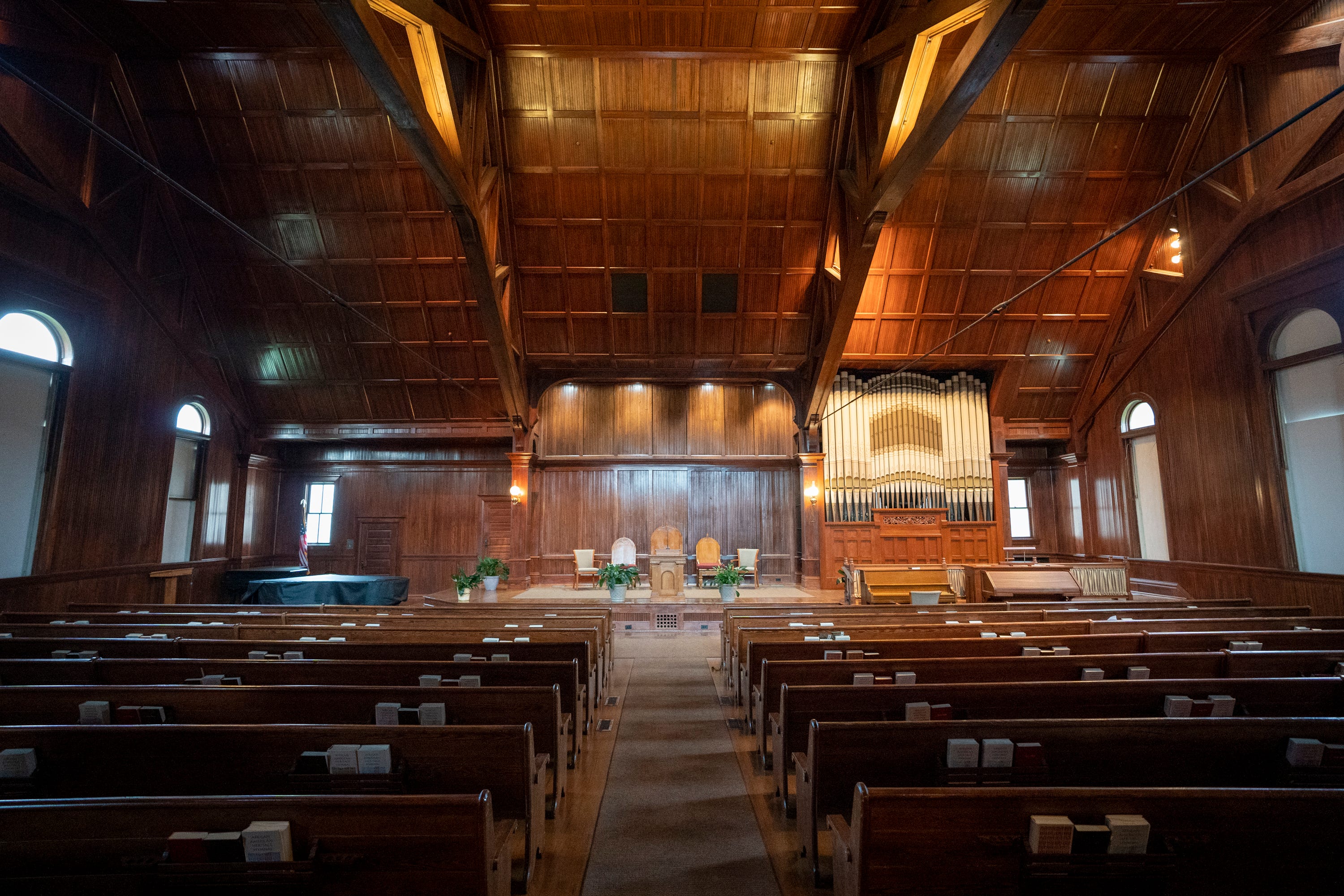 At Woodworth Chapel, Tougaloo College students met to discuss how to achieve Southern desegregation. They inspired students at other Black colleges in Mississippi and other states to hold prayer vigils, boycotts and marches.