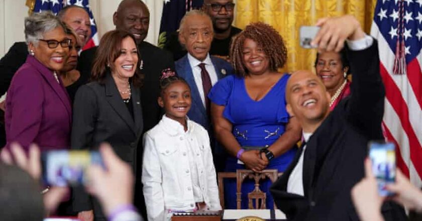 Biden to sign police reform executive order on George Floyd anniversary |  US policing