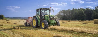 Try to rip it off, Dimitri: Russia stole tractors in Ukraine and now John Deere has disabled them